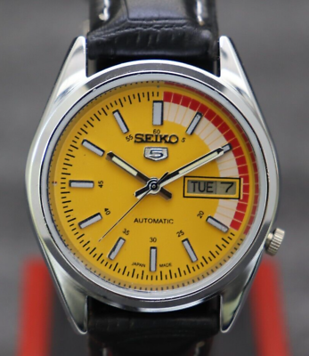 vintage seiko 5 automatic day date movement no. 7009A japan made men#x27;s watch