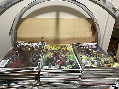 Huge Comic Book Lot Of 125 Dc And Marvel Some Other Ones