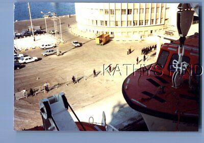 #ad FOUND COLOR PHOTO E2993 VIEW FROM ABOVE OF PEOPLE BY BARRICADES